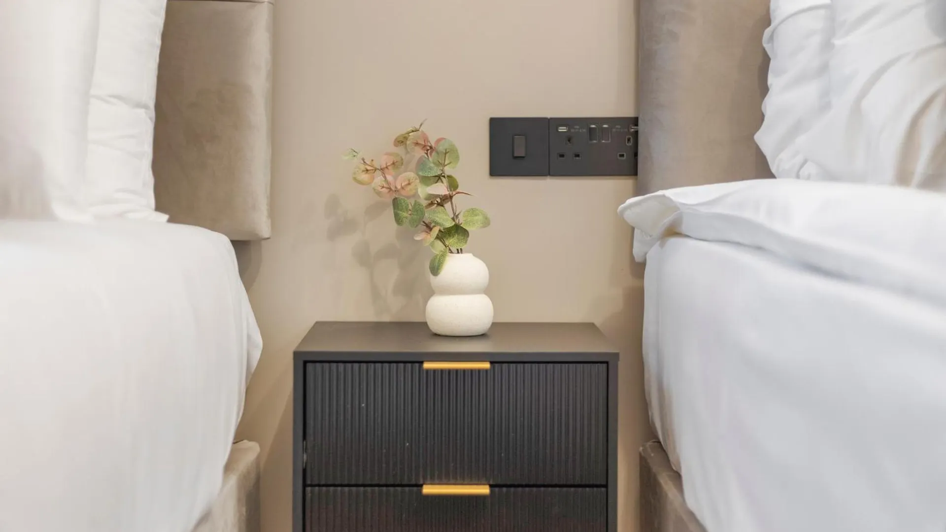 Urban Duo Escape: Trendy Studio With Twin Beds London 0*,